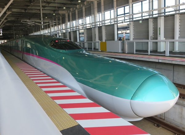 新幹線E５系
